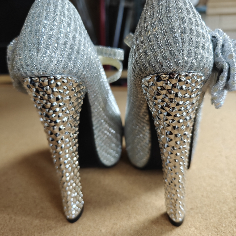 PARTY SHOES - Picture 3 of 3